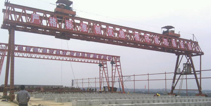 低價轉讓的二手龍門吊值得購買嗎？有什么注意事項？