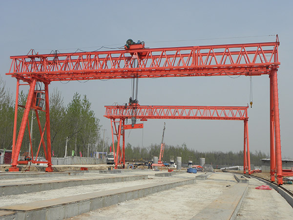 低價轉(zhuǎn)讓二手龍門吊在裝卸時應(yīng)當(dāng)注意哪些事項?